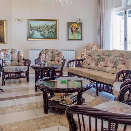 فيلة Alberi With Pool سافودغيا
